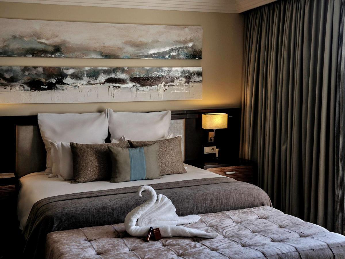 Pullman Lubumbashi Grand Karavia. Hotel Bagian luar foto